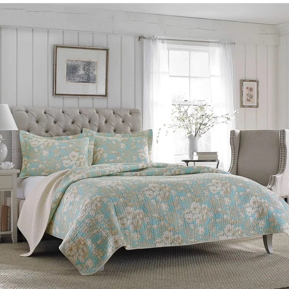 Laura Ashley Brompton Serene Blue and Cream Floral 3 PC Quilt Set - Picture 3 of 5